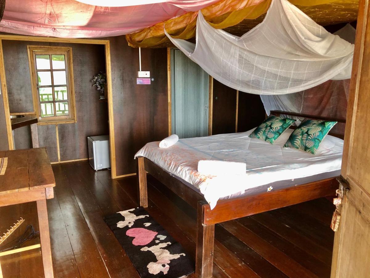 Beachfront Hut Downstairs Astra - Beach Shack Chalet Kampong Juara Exterior photo